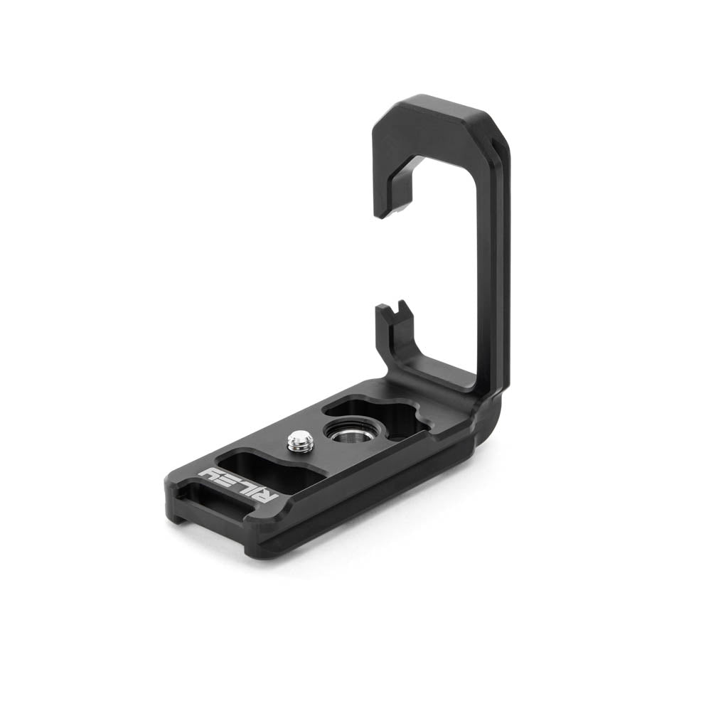 3-legged-thing-riley-l-winkel-canon-r7-arca-swiss-darkness image 3