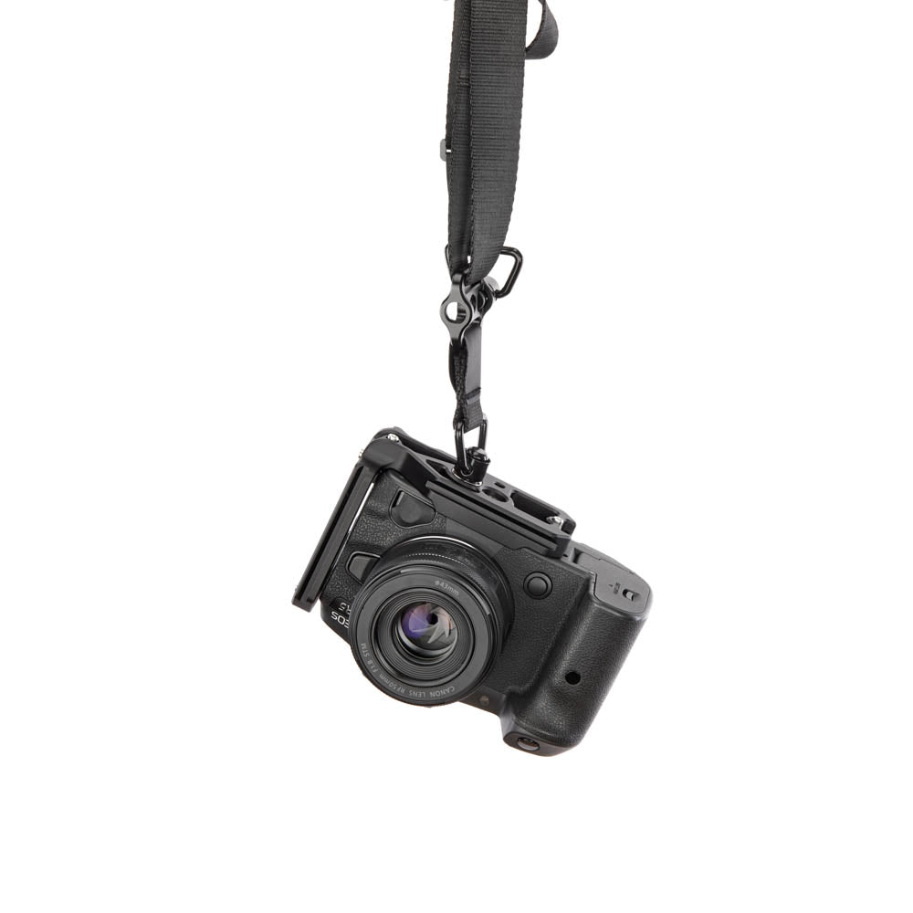 3-legged-thing-roxie-qd-l-winkel-canon-r5-r6-darkness image 8