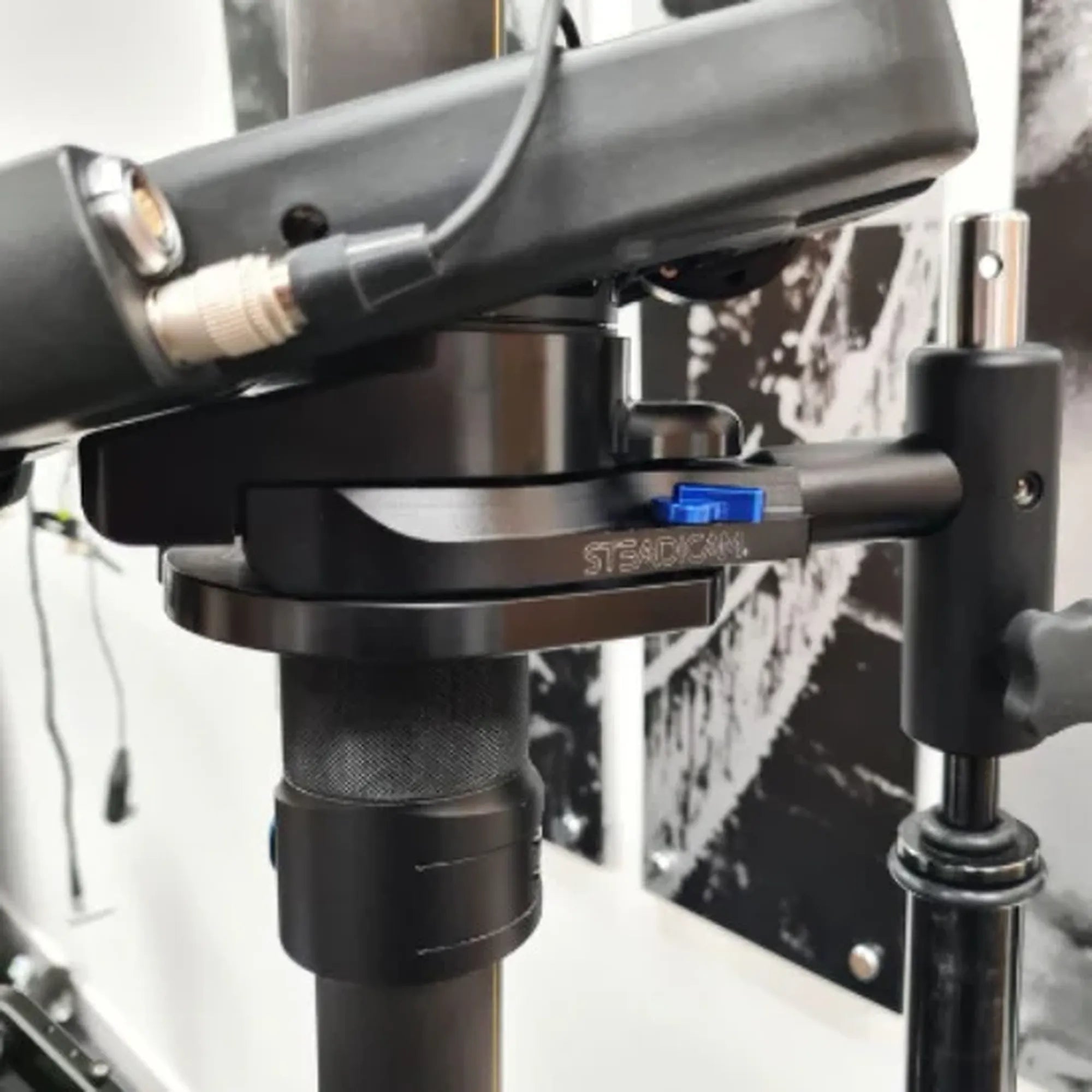 steadicam-mini-dock-m-serie-gimbal-halterung-pins image 2