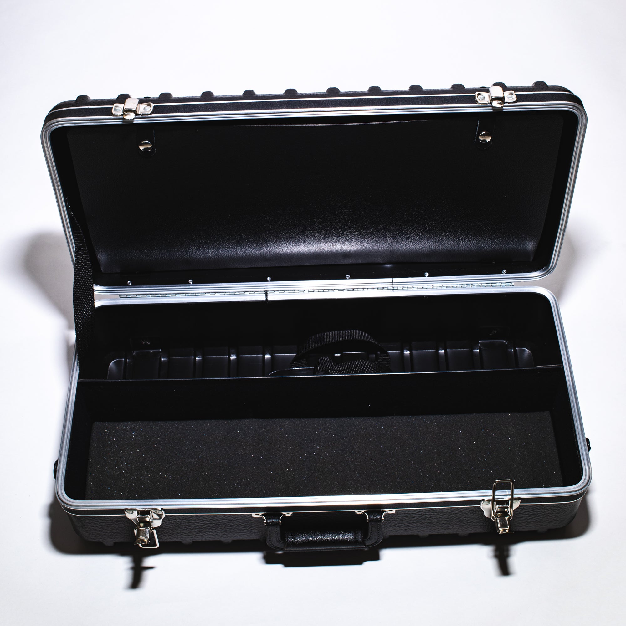 lowel-vip-84-go-case-transportkoffer-ohne-einsatz-schwarz image 1