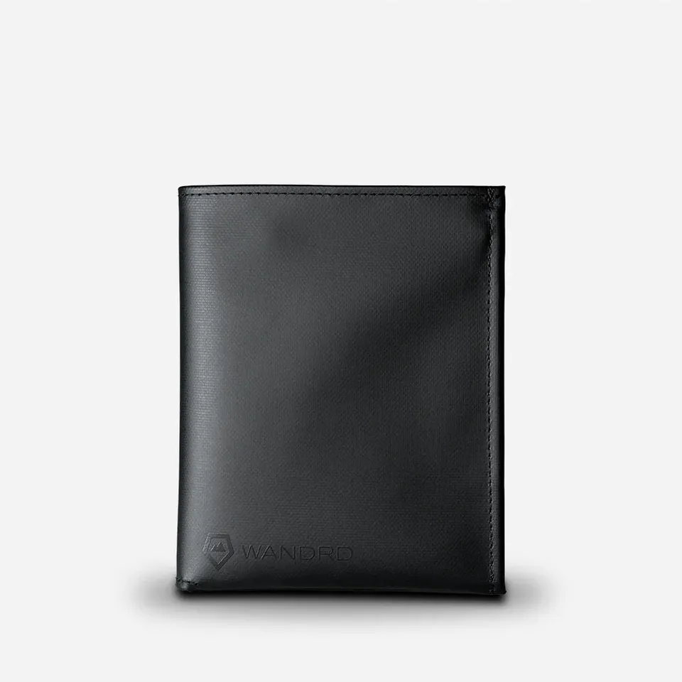 wandrd-transit-travel-wallet-reisegeldb-rse-airtag image 1