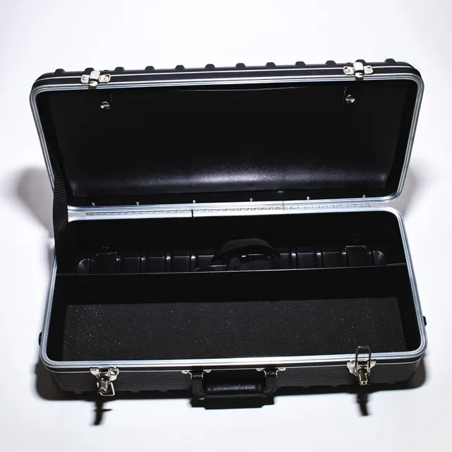 lowel-vip-84-go-case-transportkoffer-ohne-einsatz-schwarz image 1